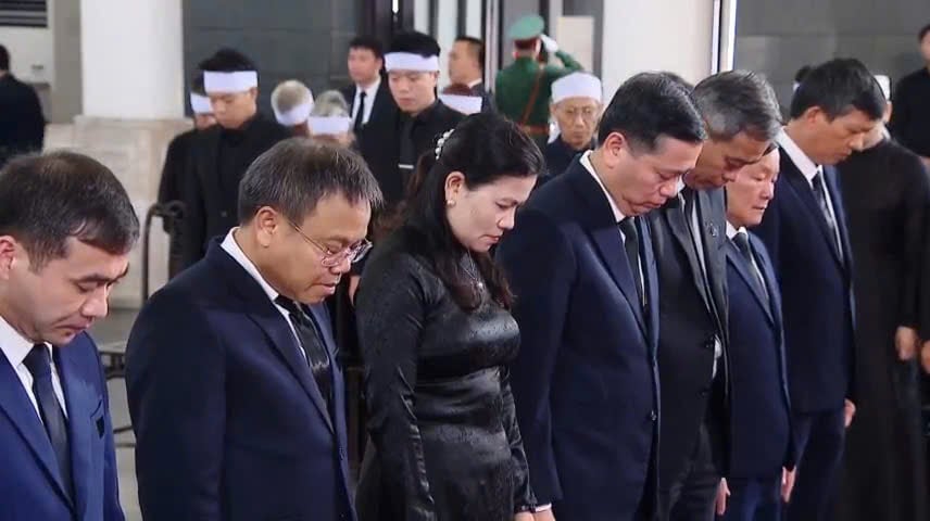 Delegation of Quang Tri province visits former President Tran Duc Luong