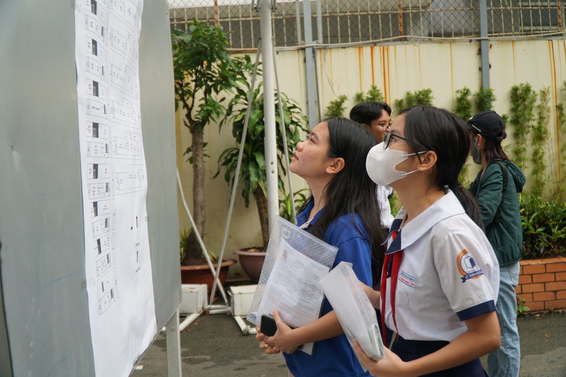 Hàng nghìn học sinh tranh suất vào trường chuyên tốp đầu TPHCM ảnh 3