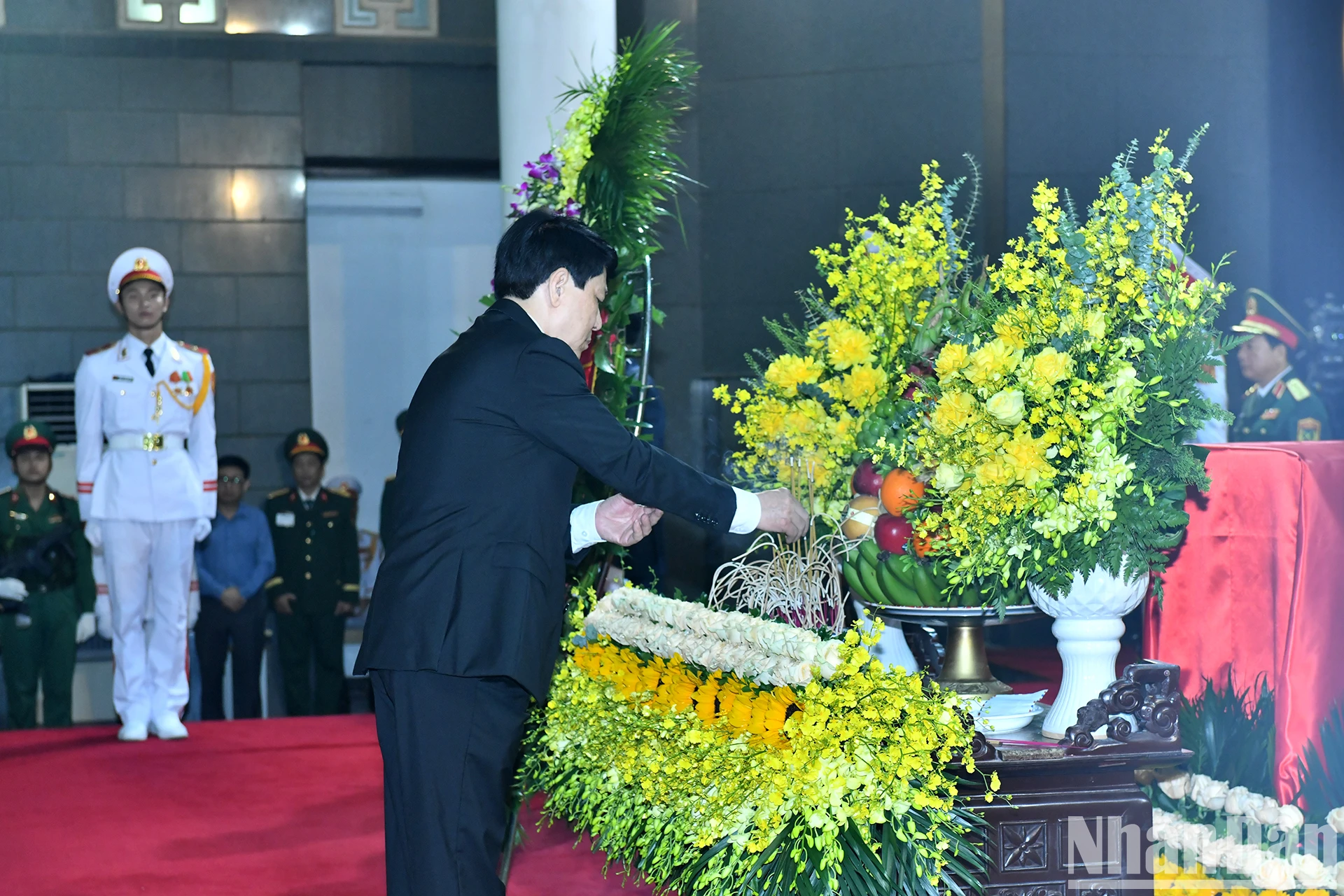 [Ảnh] Lãnh đạo Đảng và Nhà nước viếng nguyên Chủ tịch nước Trần Đức Lương ảnh 5