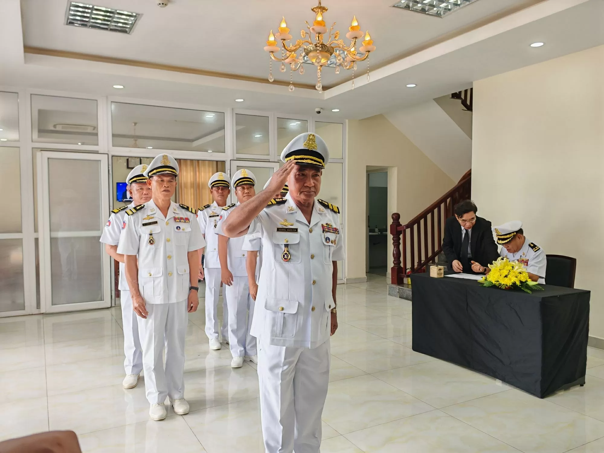 Tổng Lãnh sự quán Việt Nam tại Sihanoukville mở sổ tang viếng nguyên Chủ tịch nước Trần Đức Lương Tổng Lãnh sự quán Việt Nam tại Sihanoukville mở sổ tang viếng nguyên Chủ tịch nước Trần Đức Lương