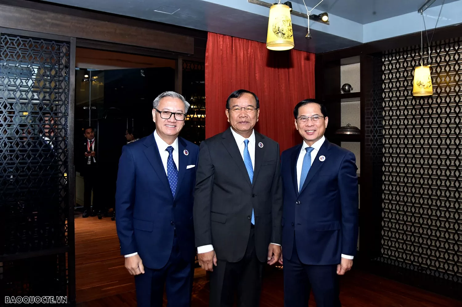 Phó Thủ tướng, Bộ trưởng Ngoại giao Bùi Thanh Sơn gặp song phương với Bộ trưởng thứ Hai Ngoại giao Brunei và Philippines bên lề Hội nghị Cấp cao ASEAN