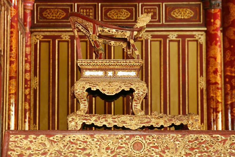 ការពង្រឹងការការពារវត្ថុបុរាណ បន្ទាប់ពីមនុស្សបំផ្លាញបល្ល័ង្កក្នុងរាជវាំង Thai Hoa រូបថត ៣