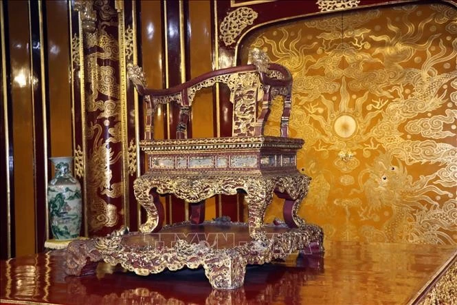 Ngai vàng - Bảo vật quốc gia ở vị trí trung tâm của Điện Thái Hoà. (Nguồn: TTXVN)