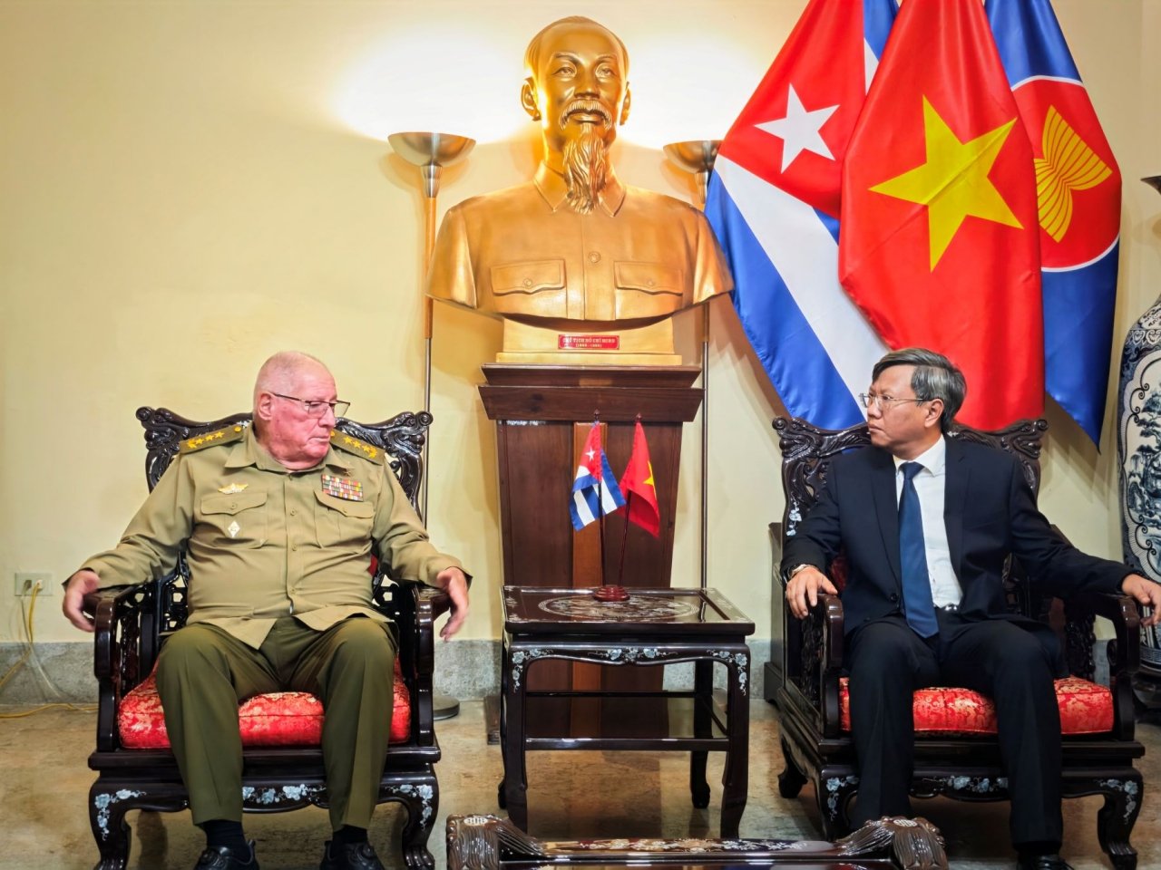 Bí thư thứ Nhất Đảng Cộng sản, Chủ tịch Cộng hoà Cuba Miguel Díaz Canel tưởng nhớ nguyên Chủ tịch nước Trần Đức Lương