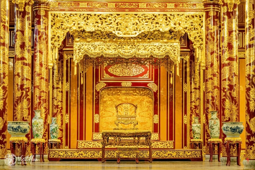 Yêu cầu báo cáo về vụ ngai vua triều Nguyễn bị xâm hại ảnh 1