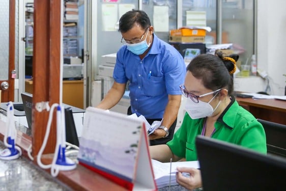 UBND TPHCM yêu cầu đánh giá, rà soát toàn bộ cán bộ, công chức ảnh 1