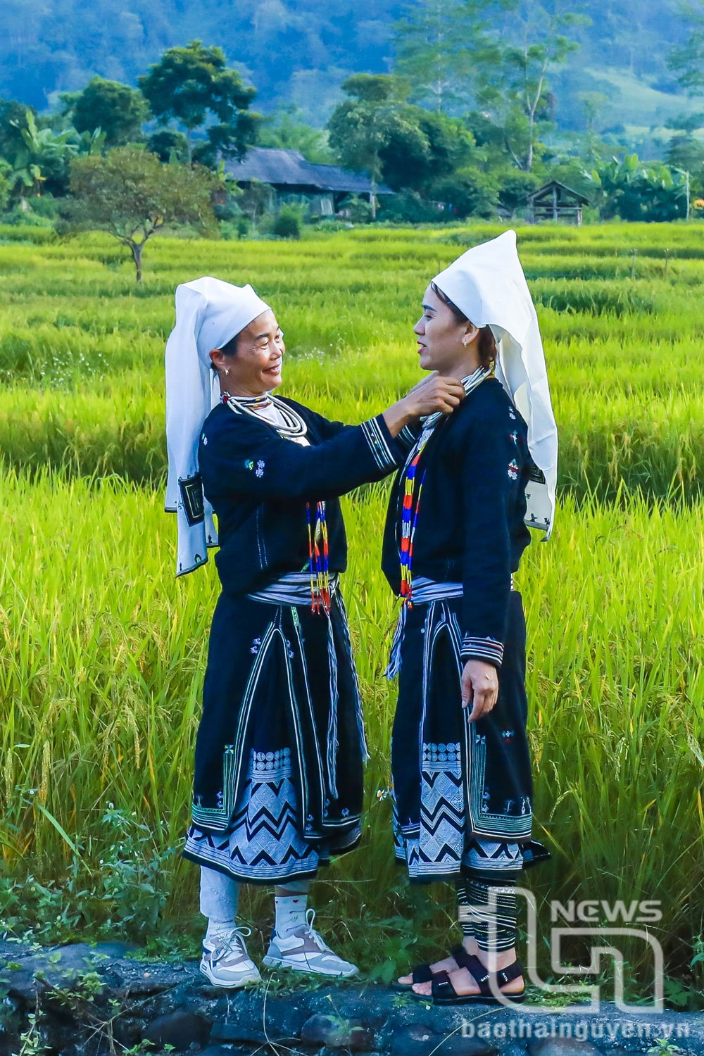 Trang phục của người Dao Tiền.