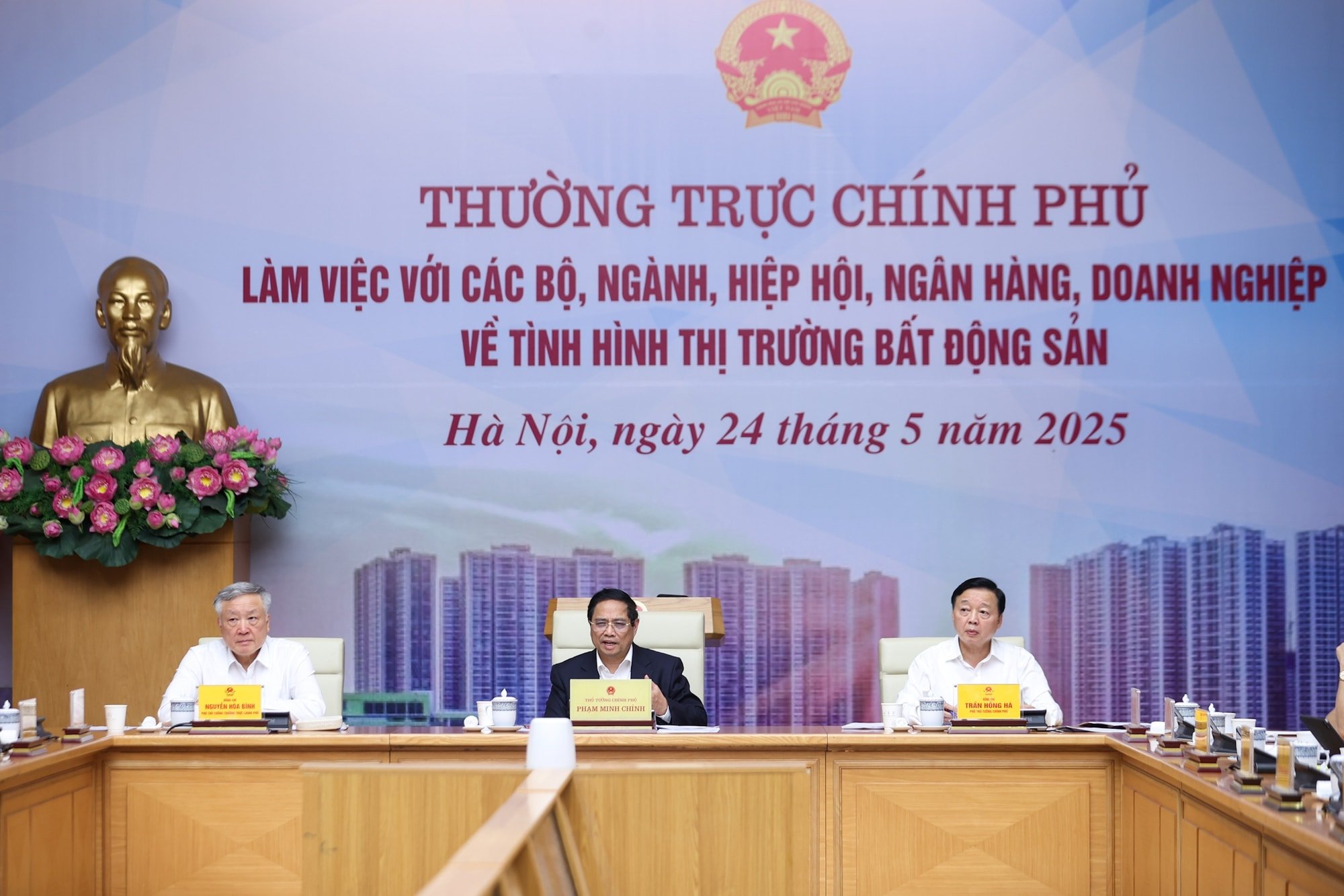 Thủ tướng: Xử lý nghiêm các hành vi đầu cơ, lũng đoạn; hướng tới mục tiêu mọi người dân đều có chỗ ở- Ảnh 2.