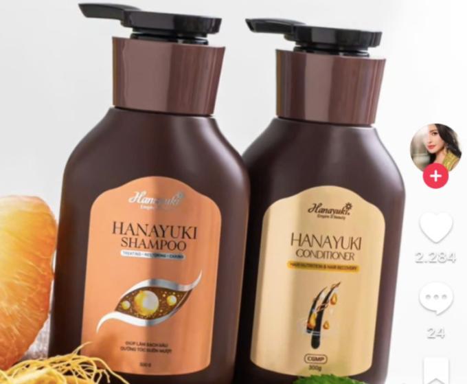 Cặp dầu gội, dầu xả Hanayuki được Đoàn Di Băng quảng cáo. Ảnh: Chụp màn hình
