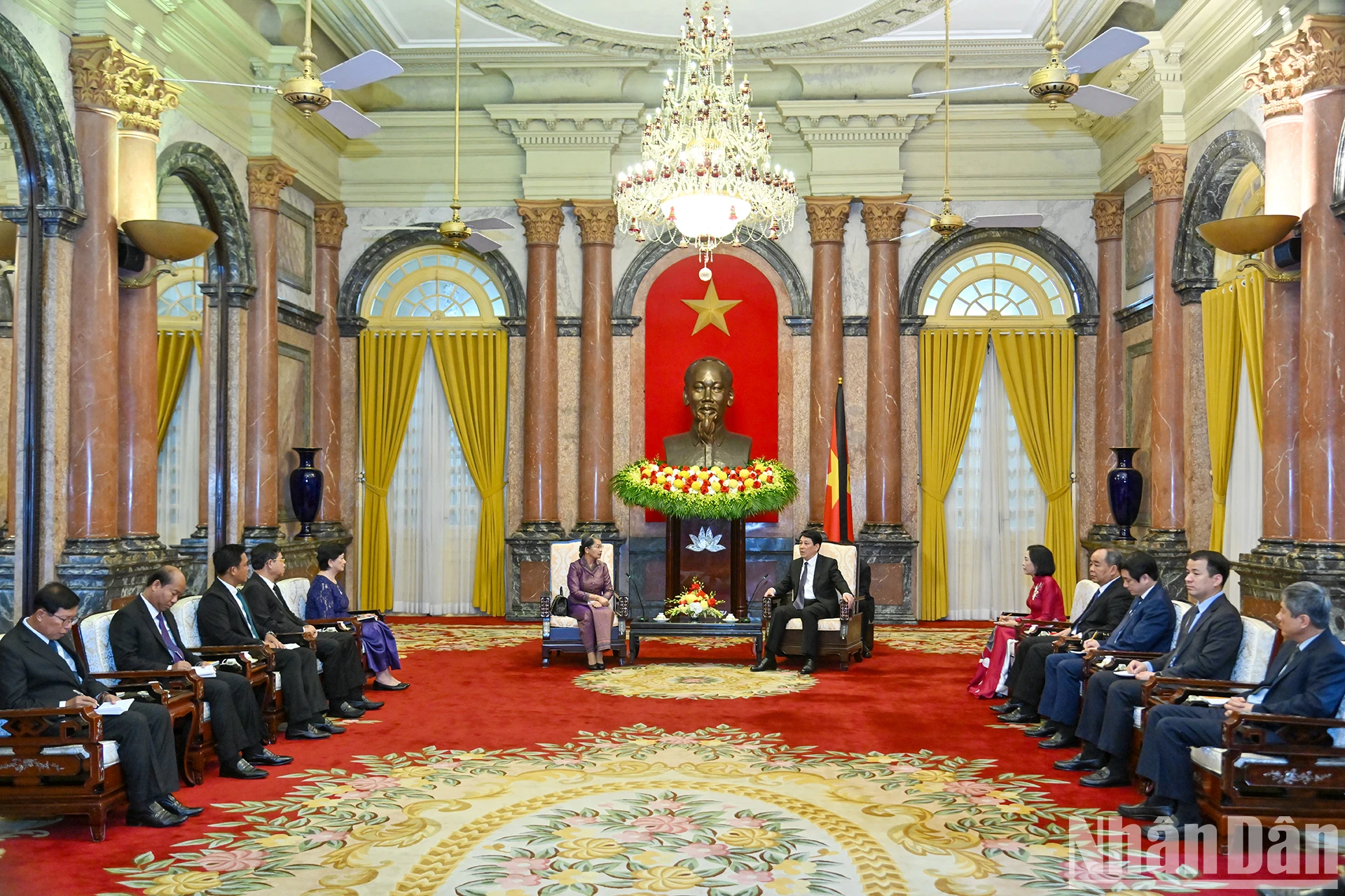 [រូបថត] លោកប្រធាន ហ្លួង គួង ទទួលជួបអនុប្រធានគណបក្សប្រជាជនកម្ពុជា ម៉ែន សំអន រូបថតទី៧