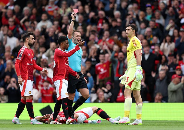 پخش زنده بازی منچستریونایتد و استون ویلا 0-0 (پایان نیمه اول): گل منچستریونایتد مردود اعلام شد (تصویر 3)
