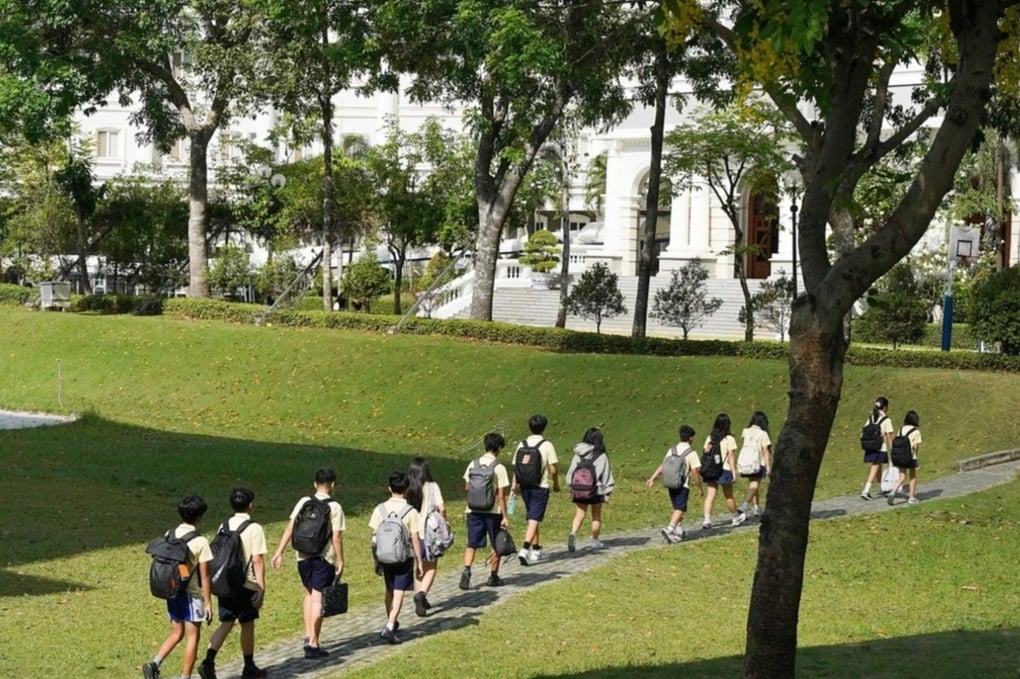 Nước mắt người mẹ đóng tiền tỷ, con chưa được học ngày nào - 2