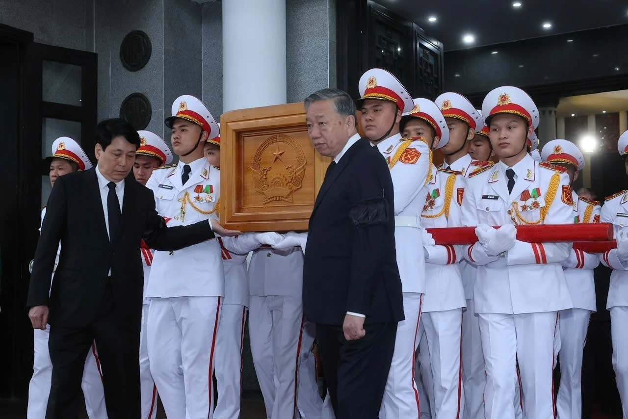 [Ảnh] Lễ đưa tang nguyên Chủ tịch nước Trần Đức Lương ảnh 5