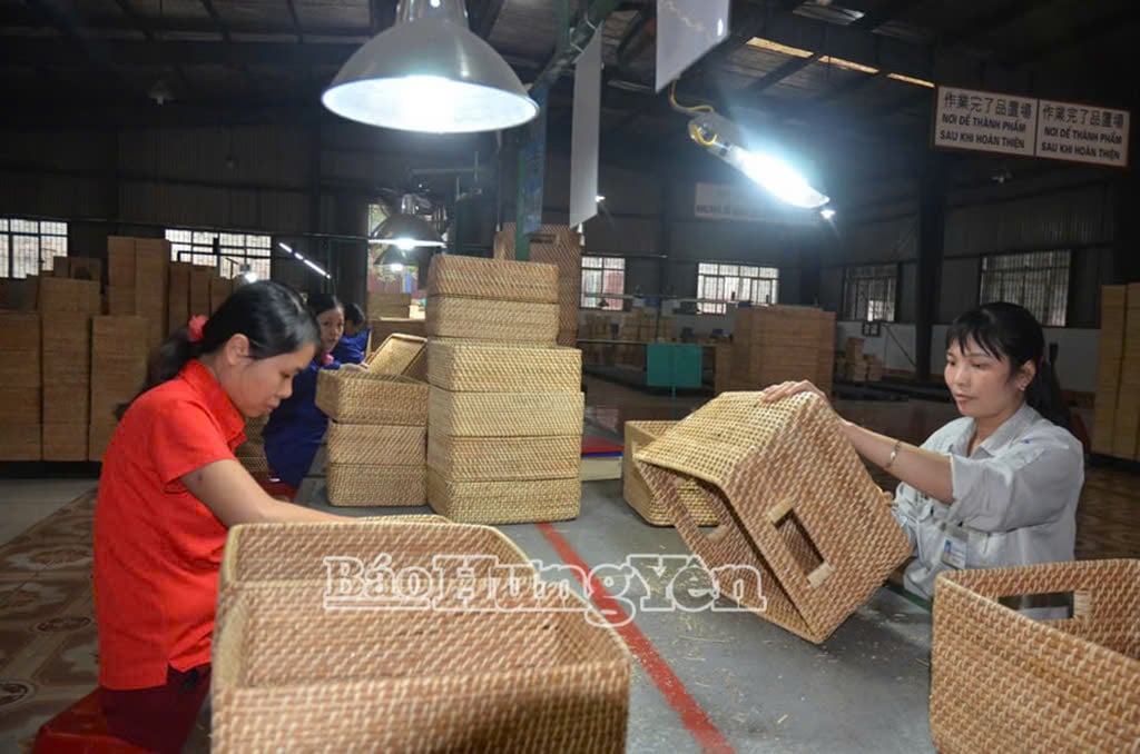 ផលិតនៅ Phu Minh Hung Yen Bamboo and Rattan Export Company Limited (Yen My)
