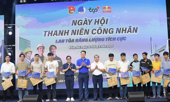 Ngày hội “Thanh niên công nhân - Lan tỏa năng lượng tích cực” với các hoạt động đã được tổ chức tại khuôn viên Công viên Biên Hùng TP Biên Hòa, tỉnh Đồng Nai, thu hút khoảng 2 nghìn thanh niên công nhân tham gia. (Nguồn: Trung ương Hội LHTN Việt Nam)