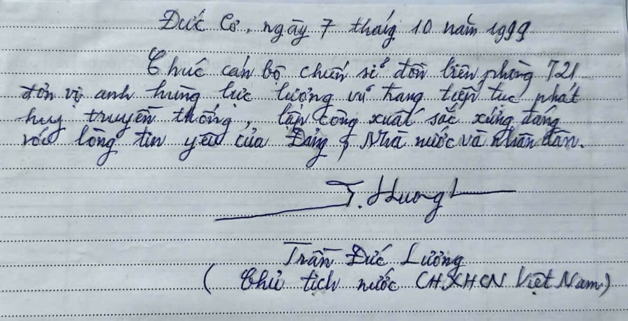 noi-dung-dong-chi-chu-tich-nuoc-ghi-trong-so-vang-truyen-thong-don-bien-phong-cua-khau-ia-klar-6902.jpg