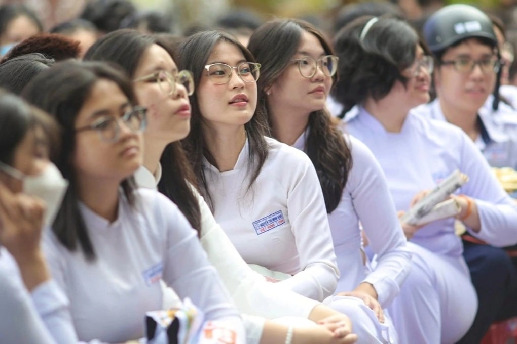 Trượt tốt nghiệp vẫn có giấy chứng nhận hoàn thành chương trình phổ thông - 1