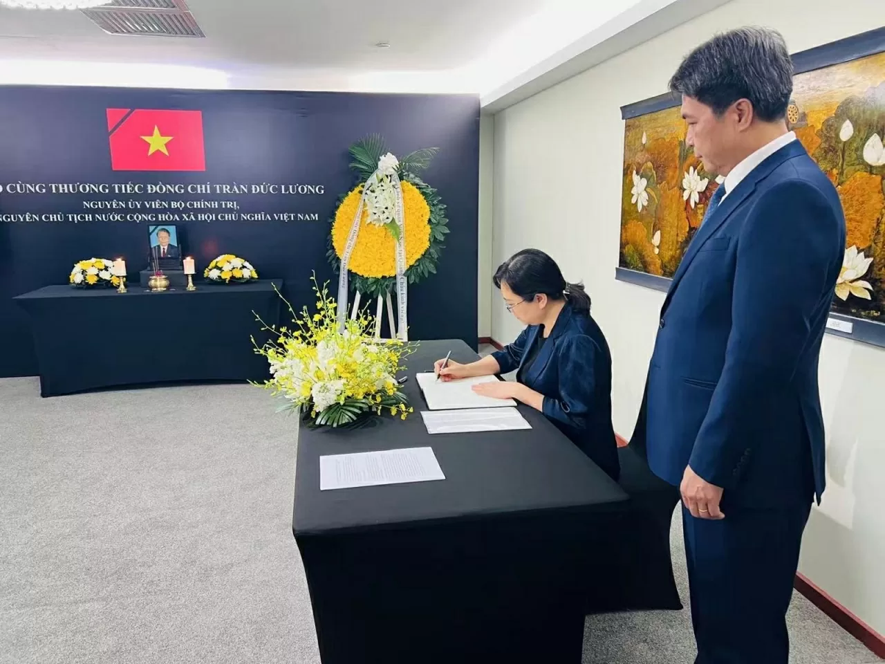 Trọng thể lễ viếng nguyên Chủ tịch nước Trần Đức Lương tại Quảng Châu, Trung Quốc
