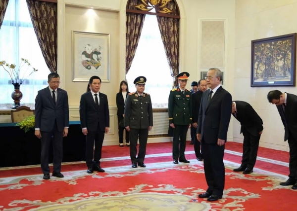 Phó Chủ tịch Chính hiệp toàn quốc Trung Quốc đến viếng nguyên Chủ tịch nước Trần Đức Lương