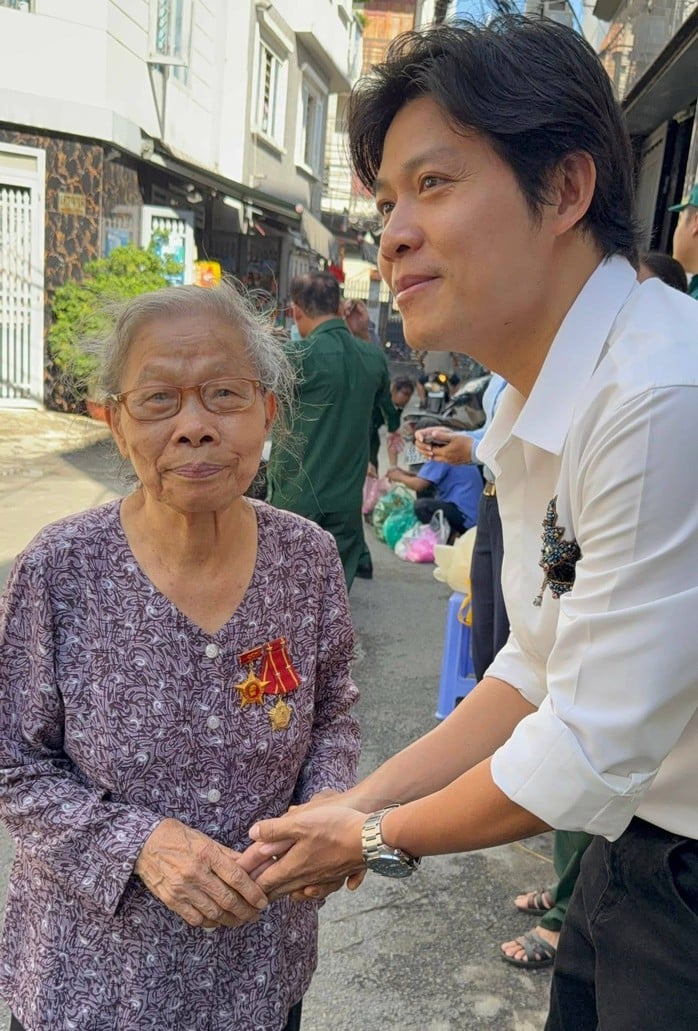 Nhạc sĩ Nguyễn Văn Chung tri ân cựu chiến binh - Ảnh 6.
