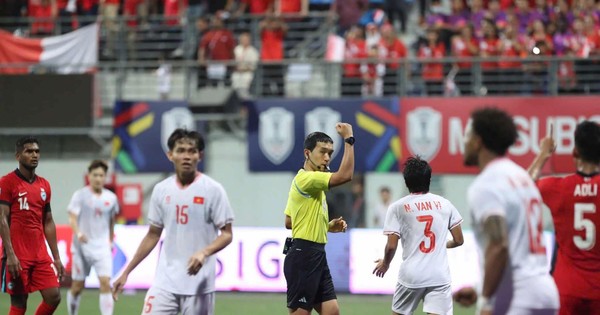 Trọng tài FIFA người Hàn Quốc cầm còi trận derby Hà Nội