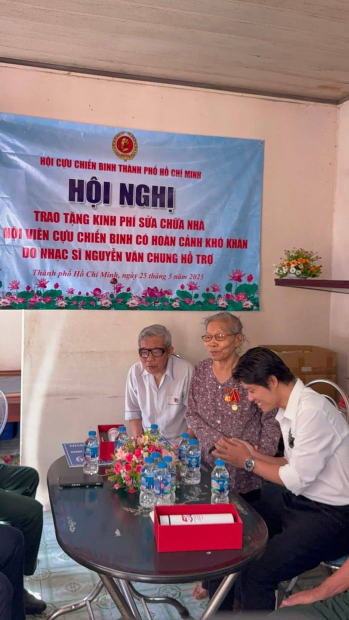 Nhạc sĩ Nguyễn Văn Chung tri ân cựu chiến binh - Ảnh 2.