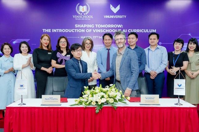 Vinschool triển khai chương trình giáo dục trí tuệ nhân tạo toàn diện từ mầm non đến lớp 12 ảnh 1