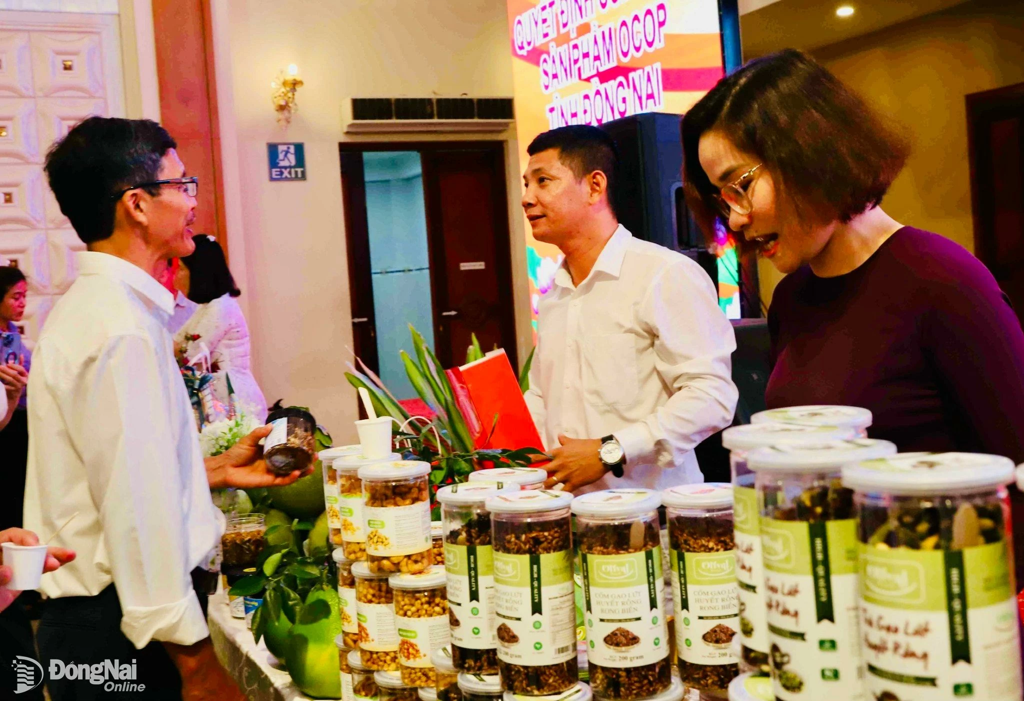 OCOP products of the province participate in the trade promotion program in Bien Hoa city. Photo: B.Nguyen