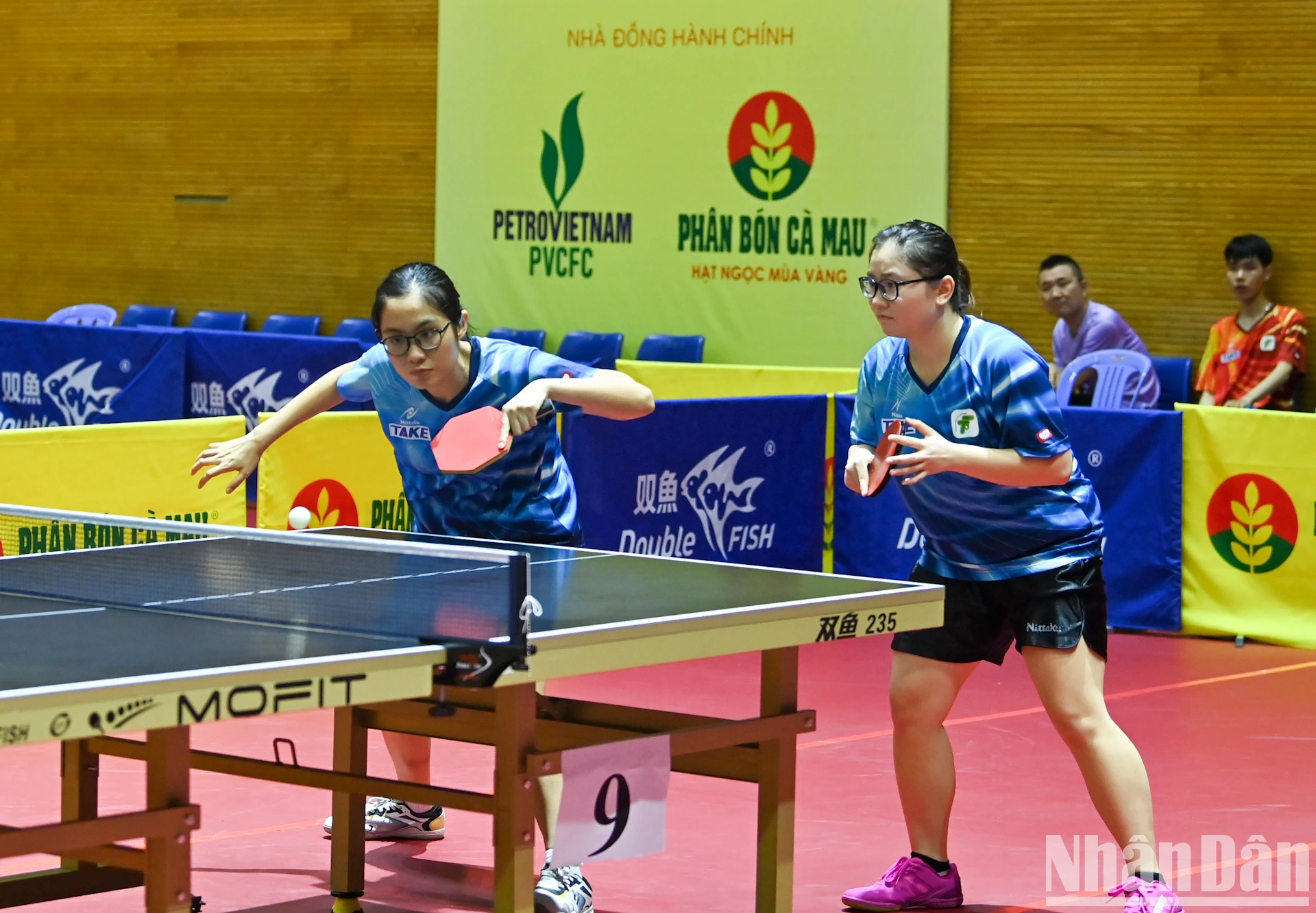 [Photo] Pink ball and table tennis photo 9
