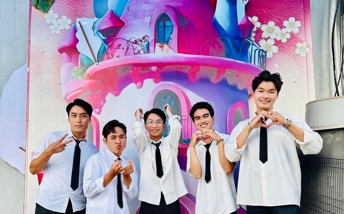 Ca sĩ Văn Hậu : Từ vai 
