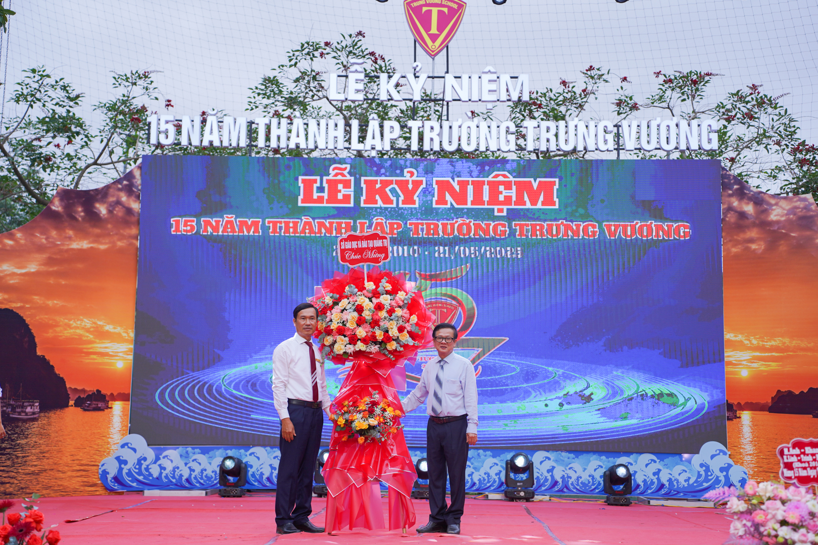 โรงเรียนจุงเวืองฉลองครบรอบ 15 ปี