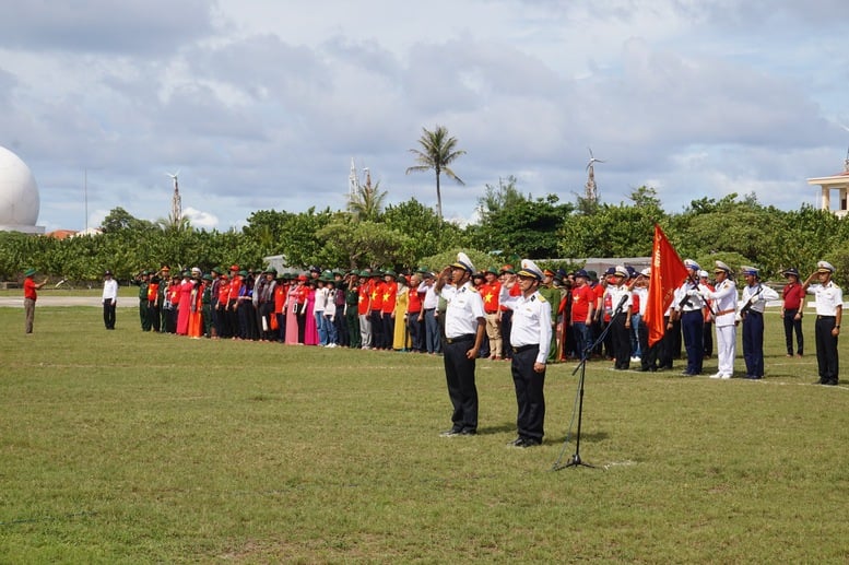 Hành trình về nơi ‘đảo đá hóa biên cương’- Ảnh 7.