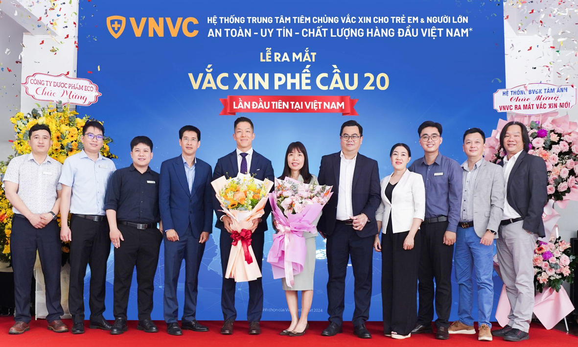 베트남 국립예방접종센터(VNVC)는 5월 26일 오전 전국 220여 개 센터에서 폐렴구균 백신 20호 접종을 개시하고 시행한다고 밝혔다. (사진: 목타오)