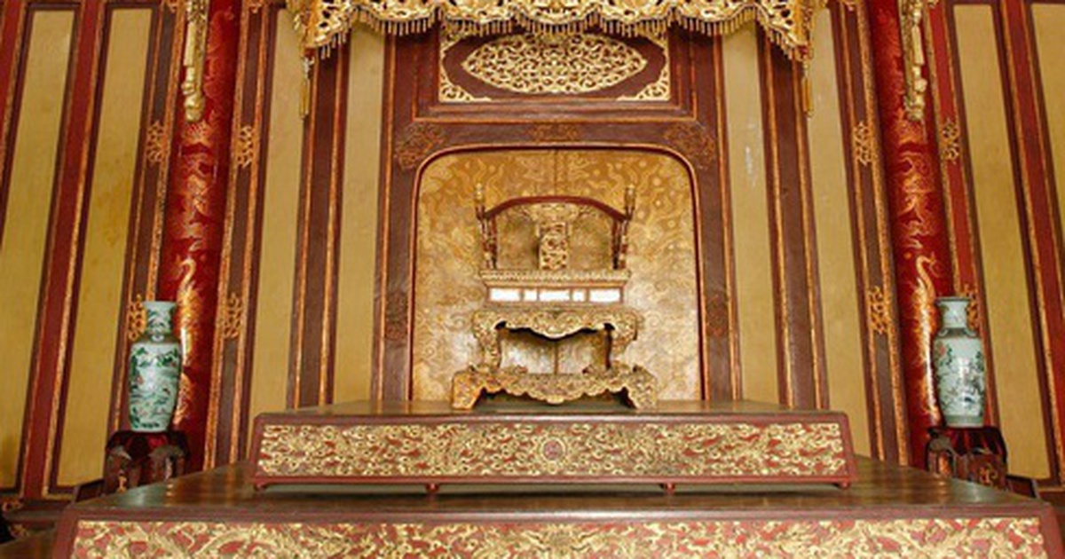 Deputy Prime Minister directs handling of the case of the Nguyen Dynasty throne being vandalized