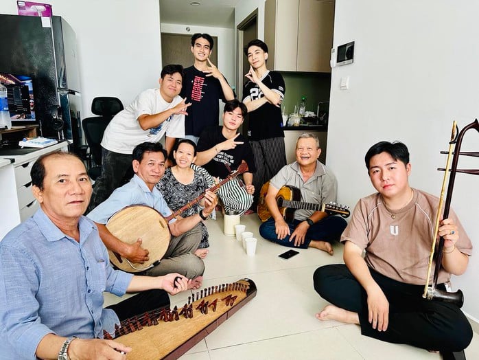 Ca sĩ Văn Hậu : Từ vai 