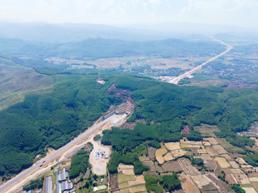 Dự án thành phần Quảng Ngãi – Hoài Nhơn là một trong những tuyến quan trọng nhất thuộc cao tốc Bắc – Nam phía Đông.