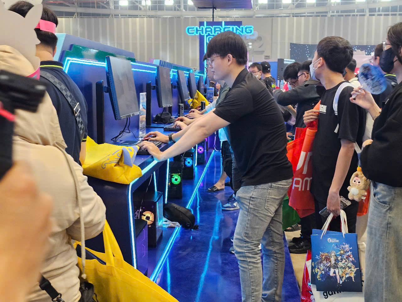 Hàng ngàn game thủ tụ hội tại sự kiện game lớn nhất Việt Nam năm 2025 - Ảnh 11.
