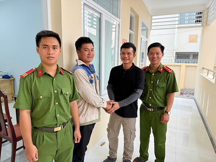 ប៉ូលីស Binh Thuan គាំទ្រប្រជាជនឱ្យទទួលបានប្រាក់ត្រឡប់មកវិញដែលផ្ទេរទៅអាសយដ្ឋានខុស -0