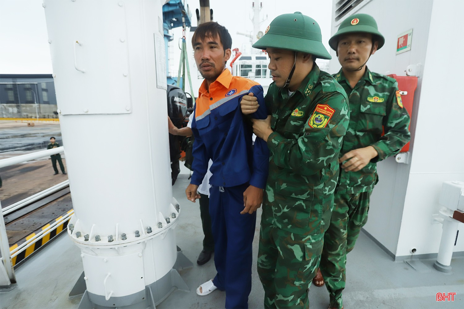 bqbht_br_chim-tau-01.jpg