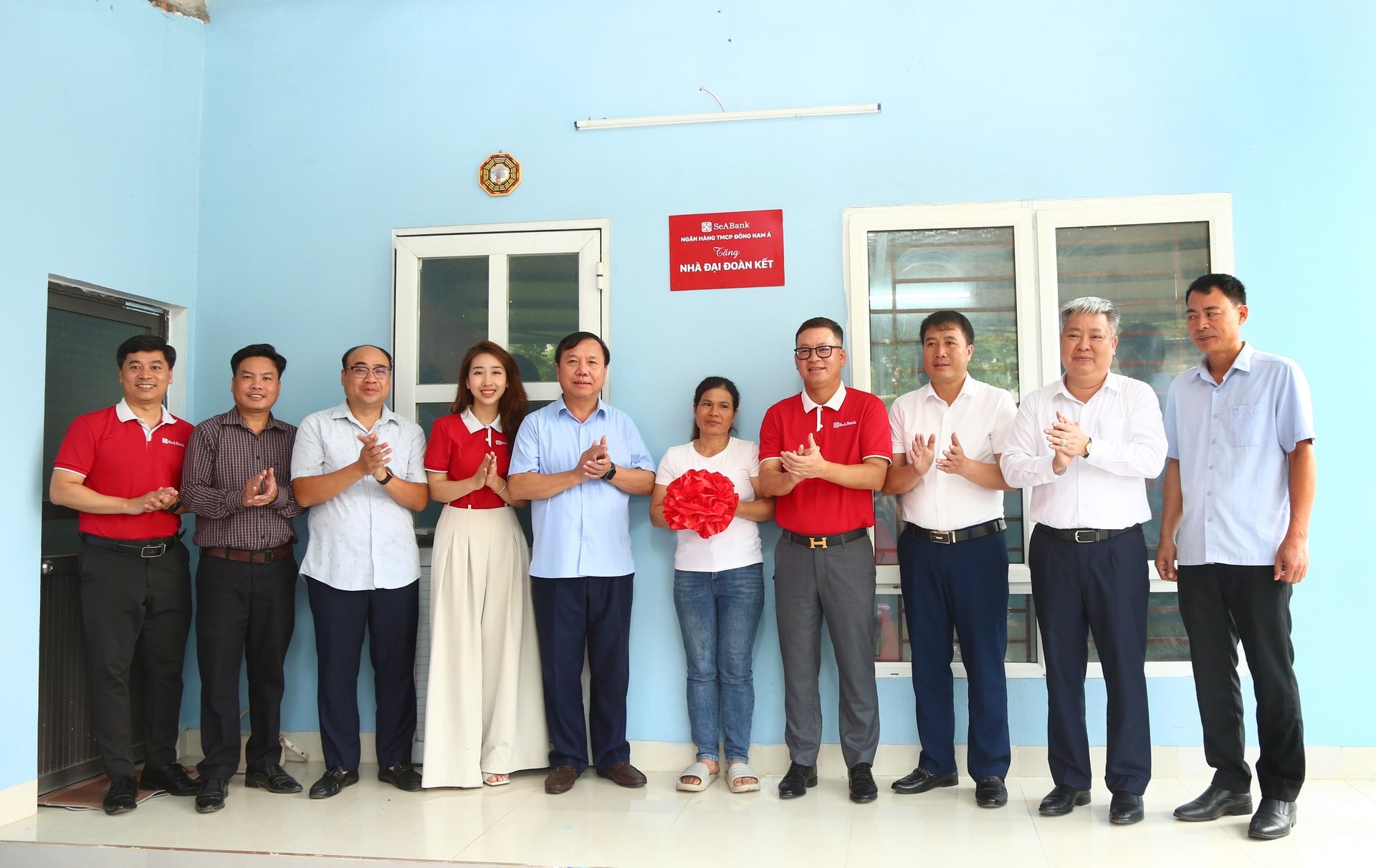 seabank-ban-giao-nha-cho-tinh-hoa-binh-3-.jpg