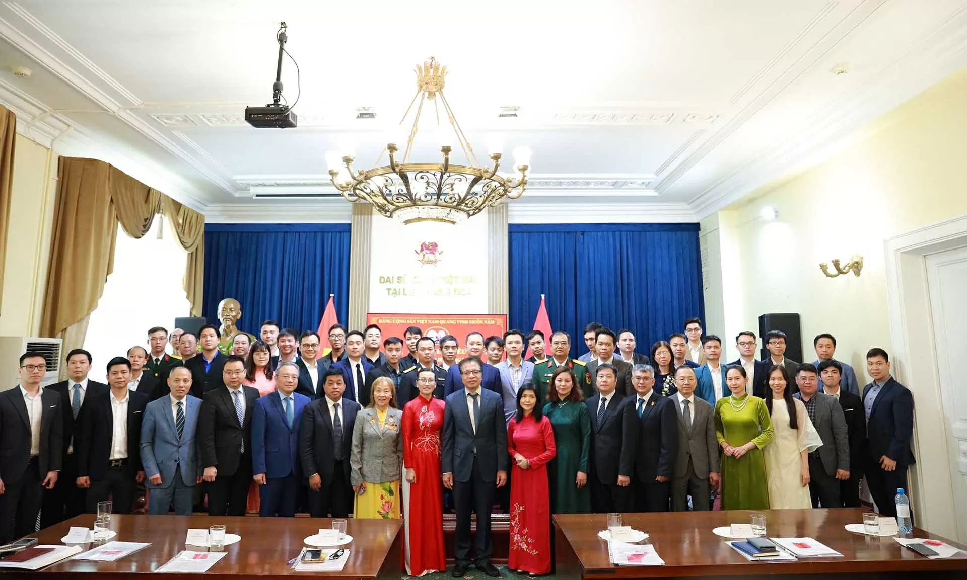 Tạo niềm tin, khát vọng cho cán bộ đảng viên