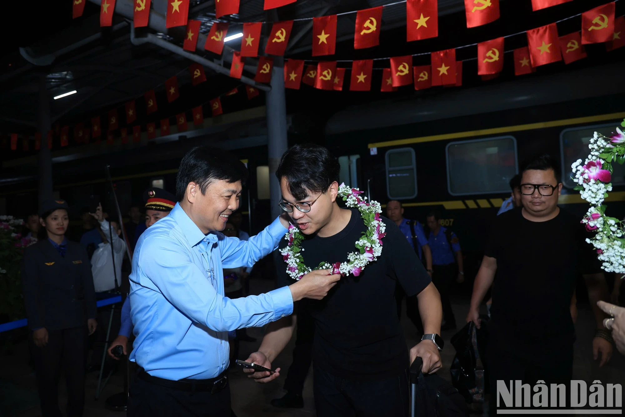Những vị khách đầu tiên “nối lại” hành trình 5 năm tàu liên vận quốc tế Việt-Trung ảnh 5