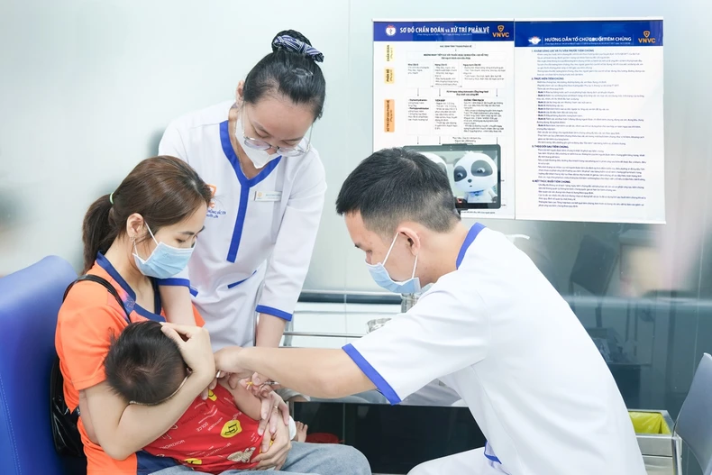 Pháp chuyển giao công nghệ sản xuất vaccine cho Việt Nam ảnh 1