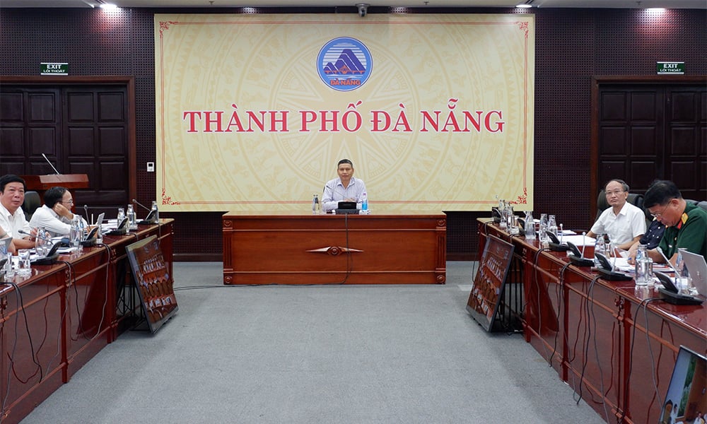 Quang cảnh Phó Chủ tịch Thường trực UBND thành phố Hồ Kỳ Minh chủ trì tại điểm cầu Đà Nẵng