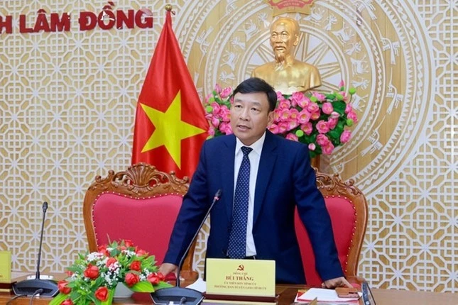 Mobilizing, appointing and assigning key officials in 3 provinces