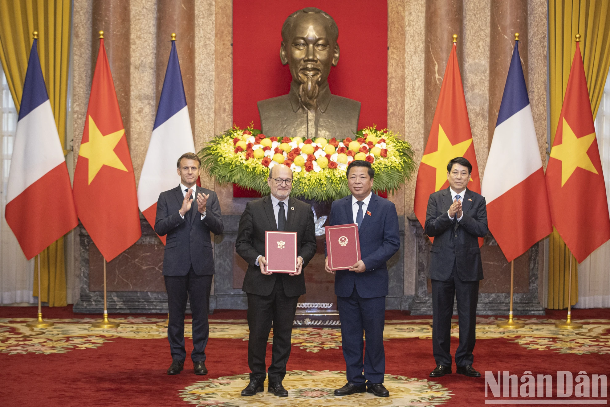 [Foto] Zeremonie zum Austausch von Kooperationsdokumenten zwischen Vietnam und Frankreich, Foto 5