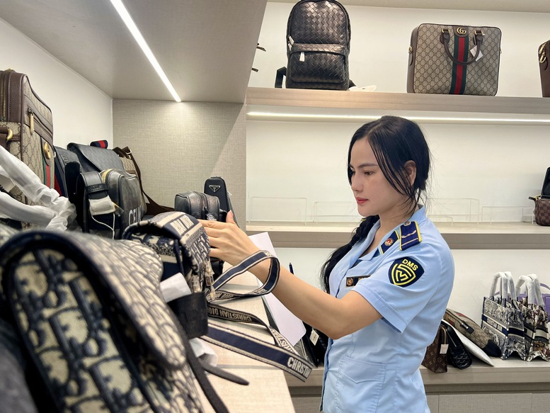 Các địa phương mở đợt cao điểm chống buôn lậu, gian lận thương mại và hàng giả- Ảnh 1.