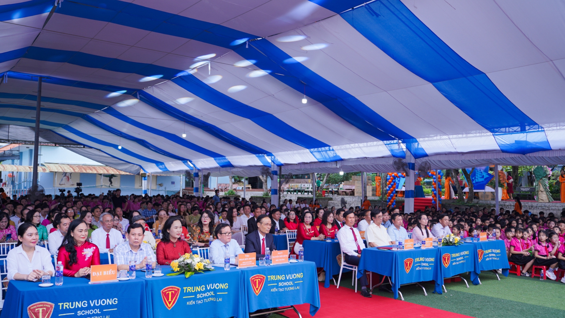 โรงเรียนจุงเวืองฉลองครบรอบ 15 ปี