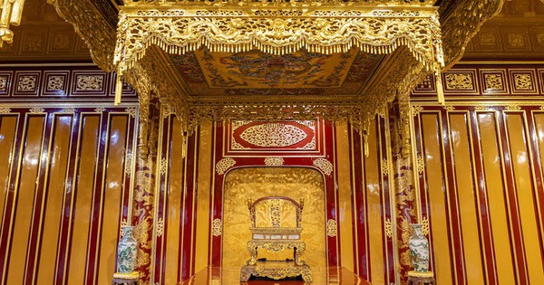 El Comité Popular de la Ciudad de Hue informa al Primer Ministro y al Ministerio de Cultura, Deportes y Turismo sobre el caso de usurpación y daños al trono de la Dinastía Nguyen.