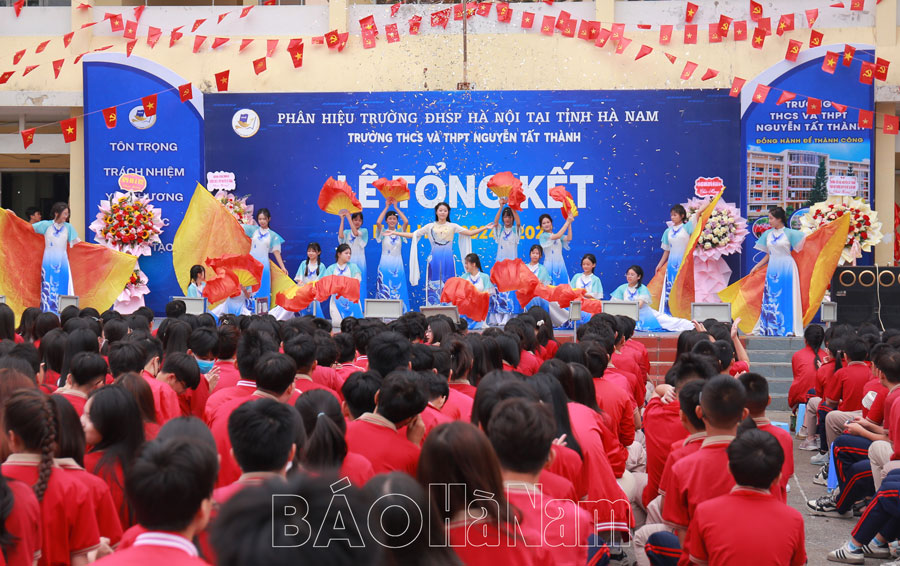La escuela secundaria Nguyen Tat Thanh resume el año escolar 2024-2025